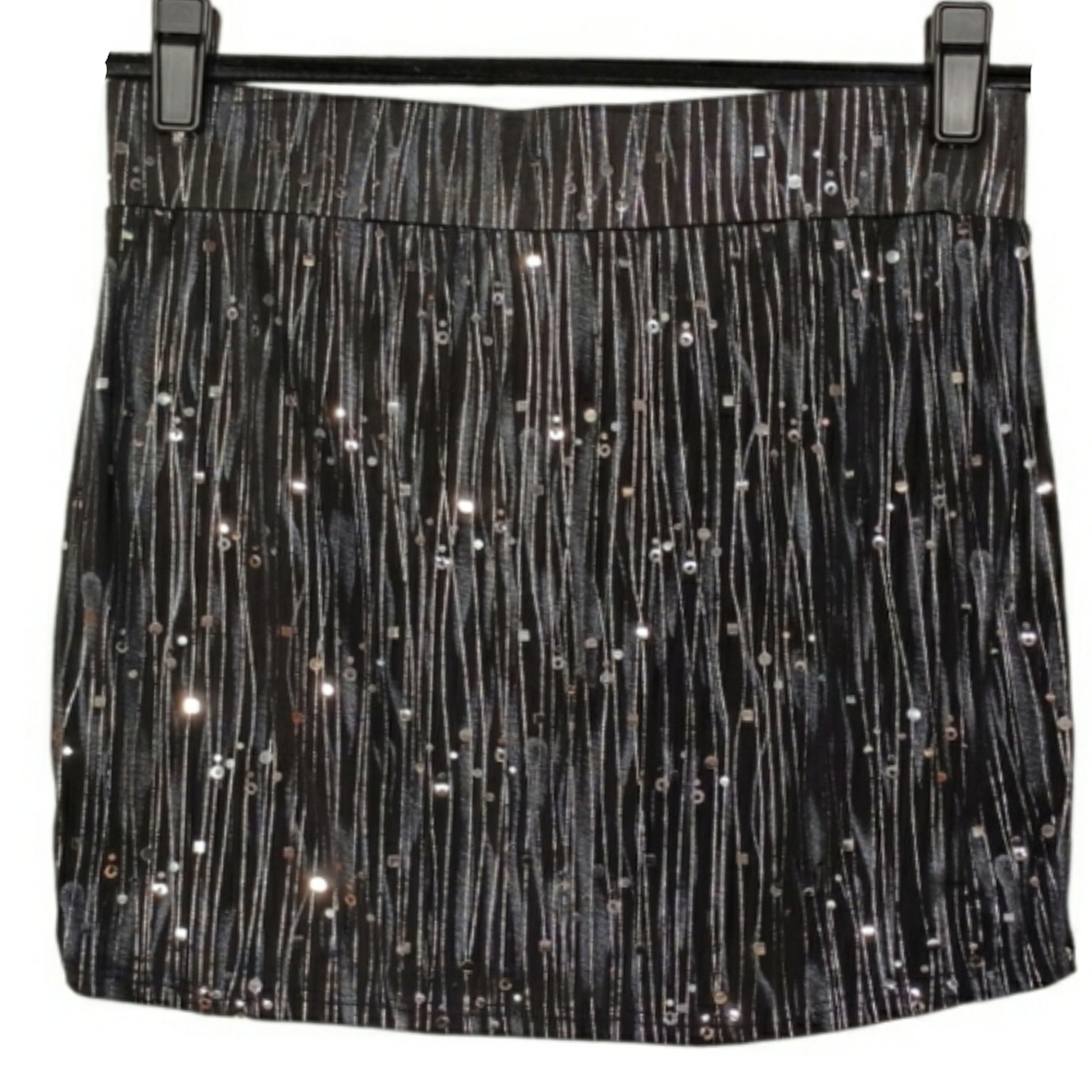 BEBE 2B Metallic Silver Sequin Print Stretchy Black Bodycon Mini Skirt XS NWT